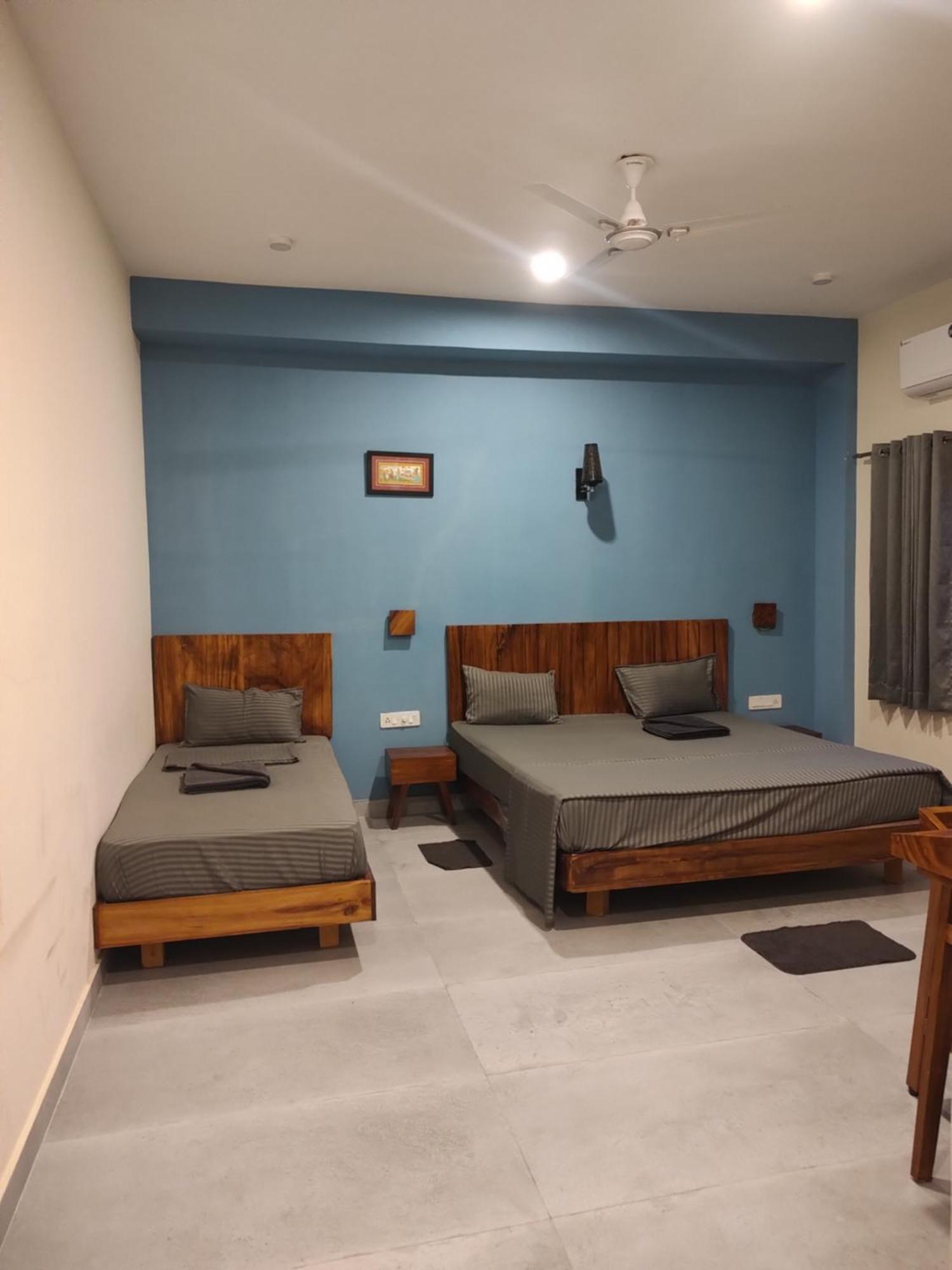 Hostel Tavasmi Puri Exterior foto